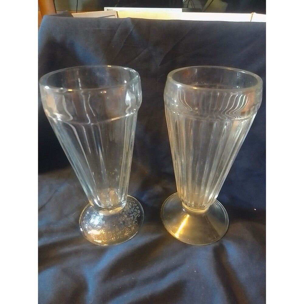 Vintage Glass Soda Fountain Glasses there are 2 different kind